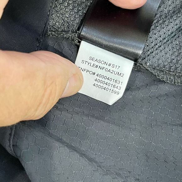 The North Face Superhike Shorts. Size 34. Charcoal gray. - Picture 8 of 9